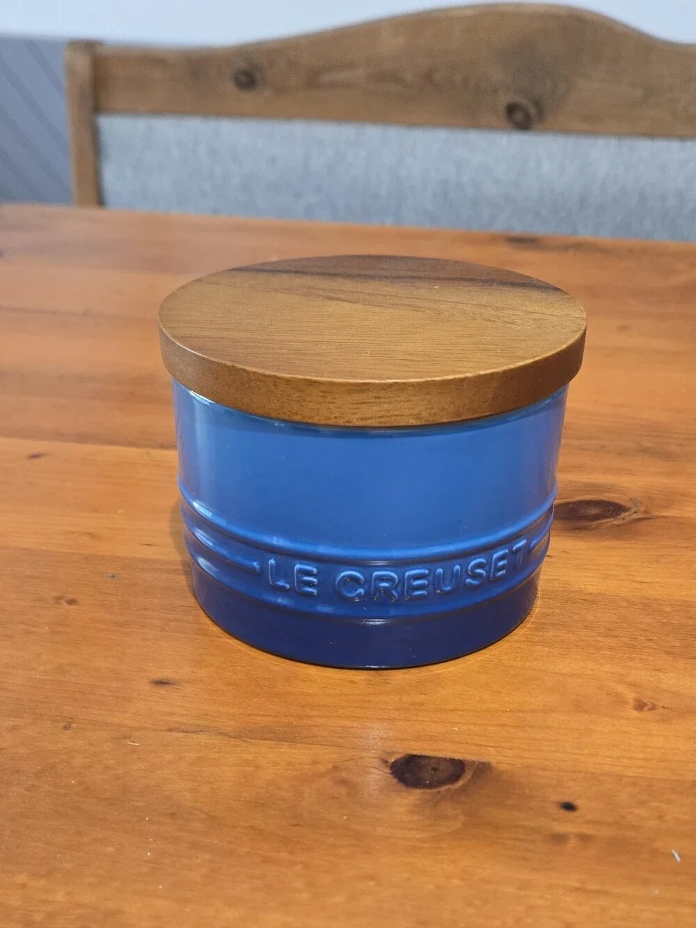 NWOB Le Creuset Marseille Stoneware 200 Ml 17 Oz Canister with Dark Wood Lid